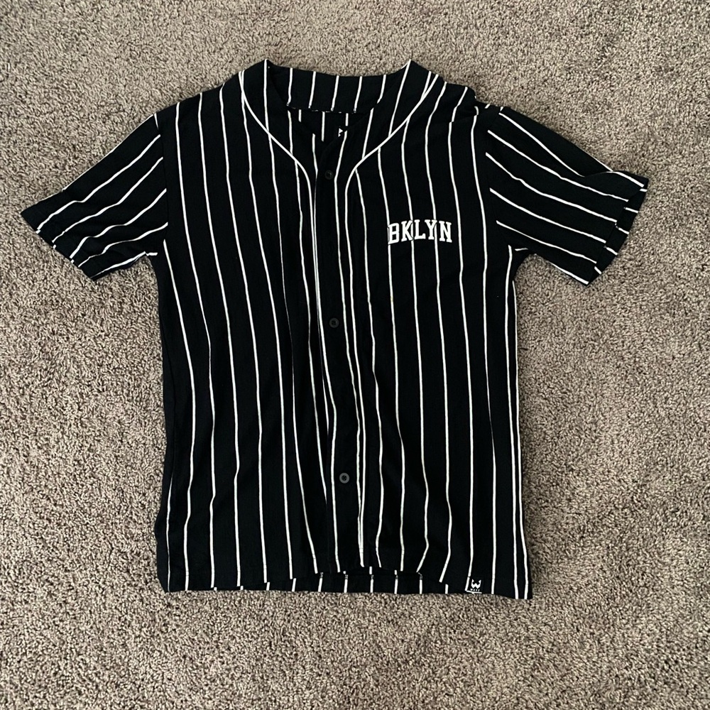 Black and White Casual Button Down Shirt with Stripes